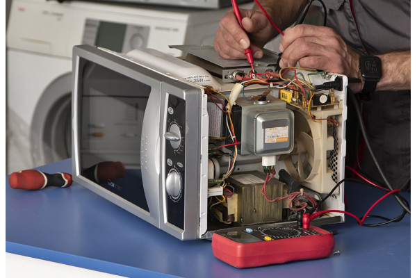 Мікрохвильовка не гріє: основні причини та як їх усунути