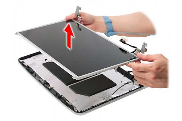 5 Основних причин, чому не варто самостійно робити заміну матриці в ноутбуці 