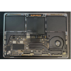 Ремонт ноутбуку Apple, Macbook A2159, після залиття солодким напоєм Ремонт ноутбуку Apple, Macbook A2159, після залиття солодким напоєм